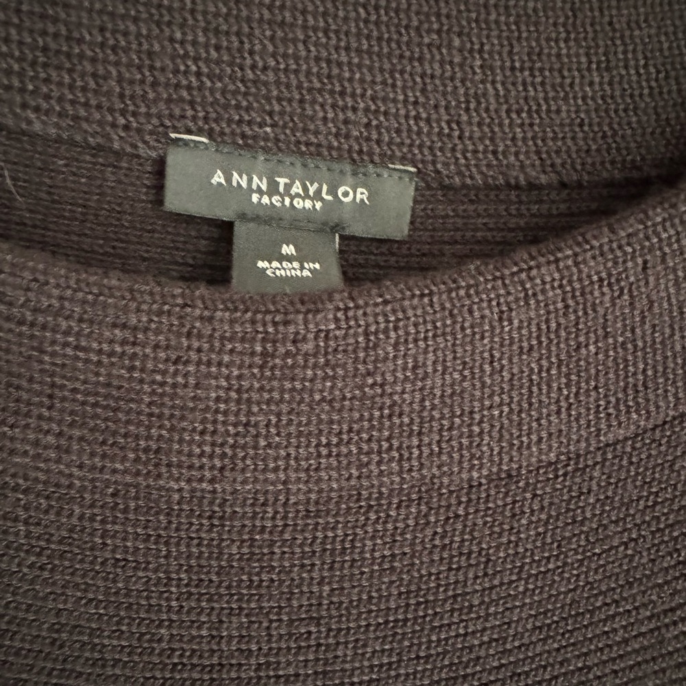 Ann Taylor Factory Black Ribbed Knit Sweater Top Size M Oversized Relaxed  Fit - Picture 6 of 6